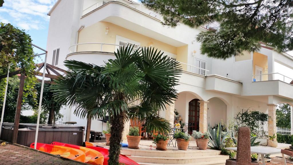 וודיצה Apartments Little Castle מראה חיצוני תמונה