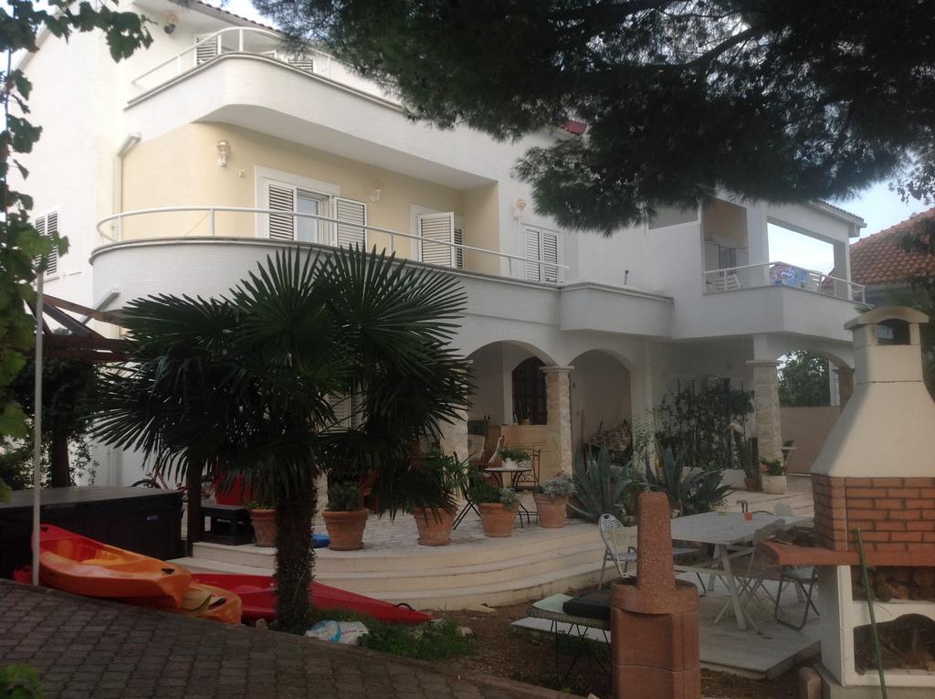 וודיצה Apartments Little Castle מראה חיצוני תמונה